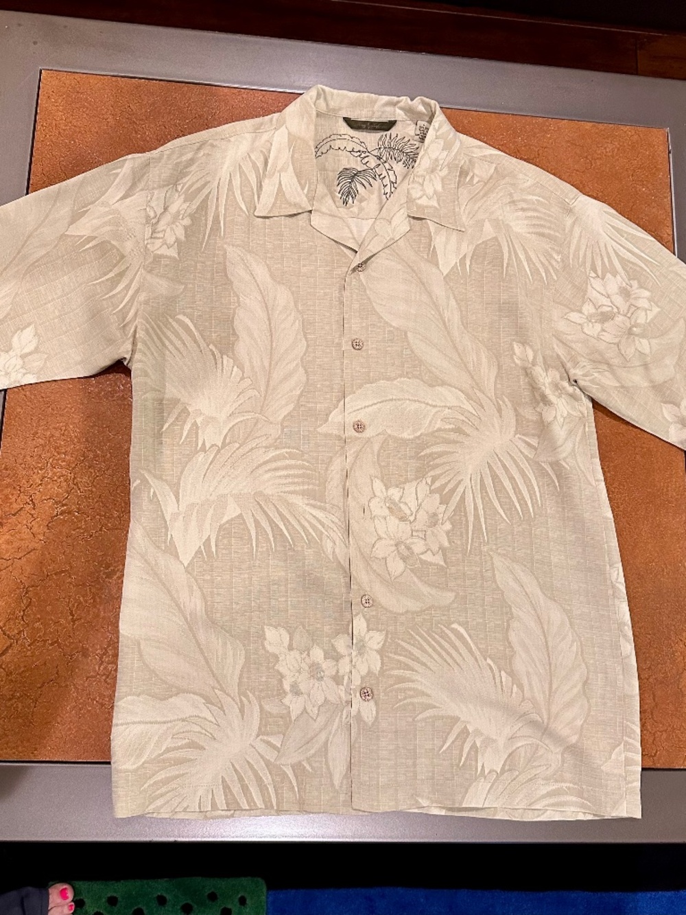 Tommy Bahama Men’s 100% Silk Aloha Camp Shirt, Large, Tan Tropical Floral